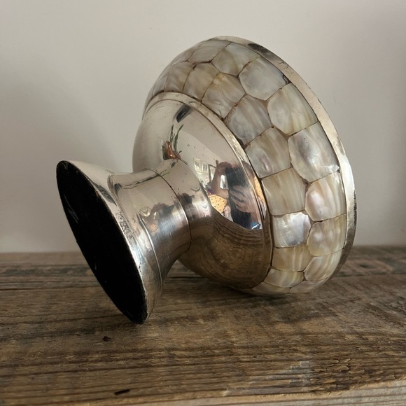 Silver and Mother of Pearl pedestal Bowl - Picture 4 of 5